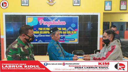 Penyerahan Uang Kas Gabpoktan Desa Labruk Kidul